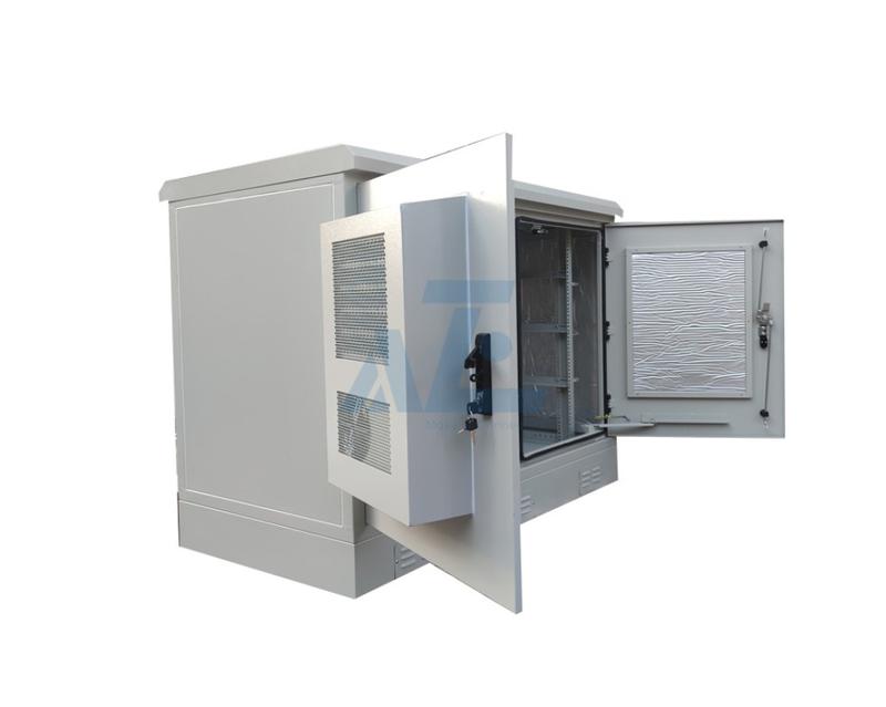 24U IP55 Rated Double Bay Outdoor Telecom Cabinets with AC Powered Air Conditioner